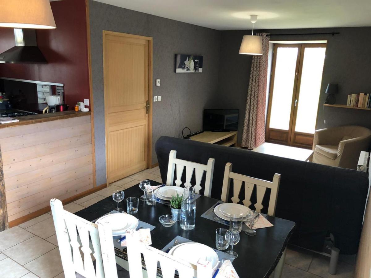 Gites De La Touche Aux Pourvoirs Combourg Exteriör bild