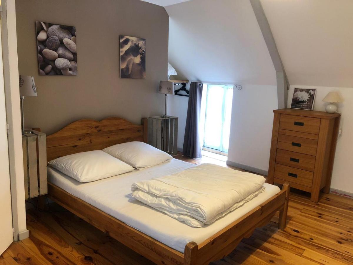 Gites De La Touche Aux Pourvoirs Combourg Exteriör bild