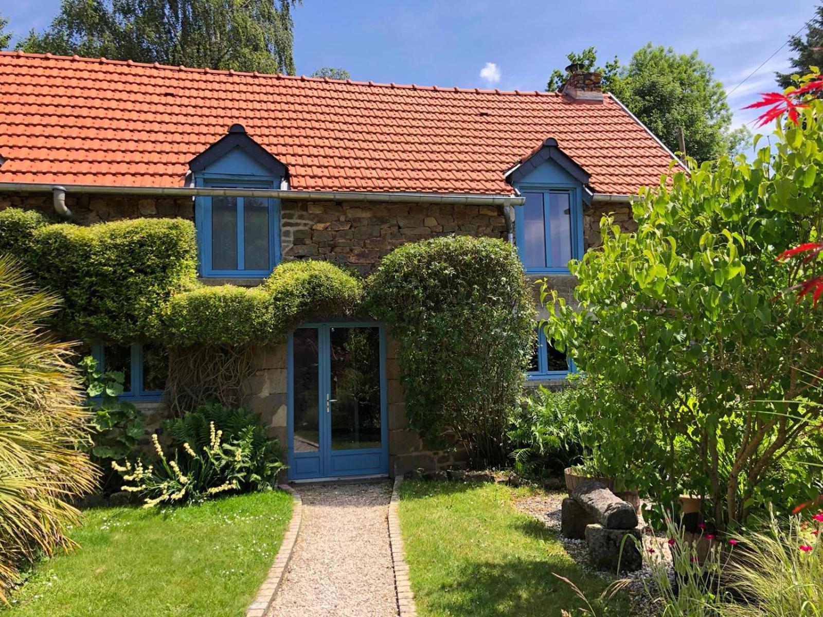 Gites De La Touche Aux Pourvoirs Combourg Exteriör bild