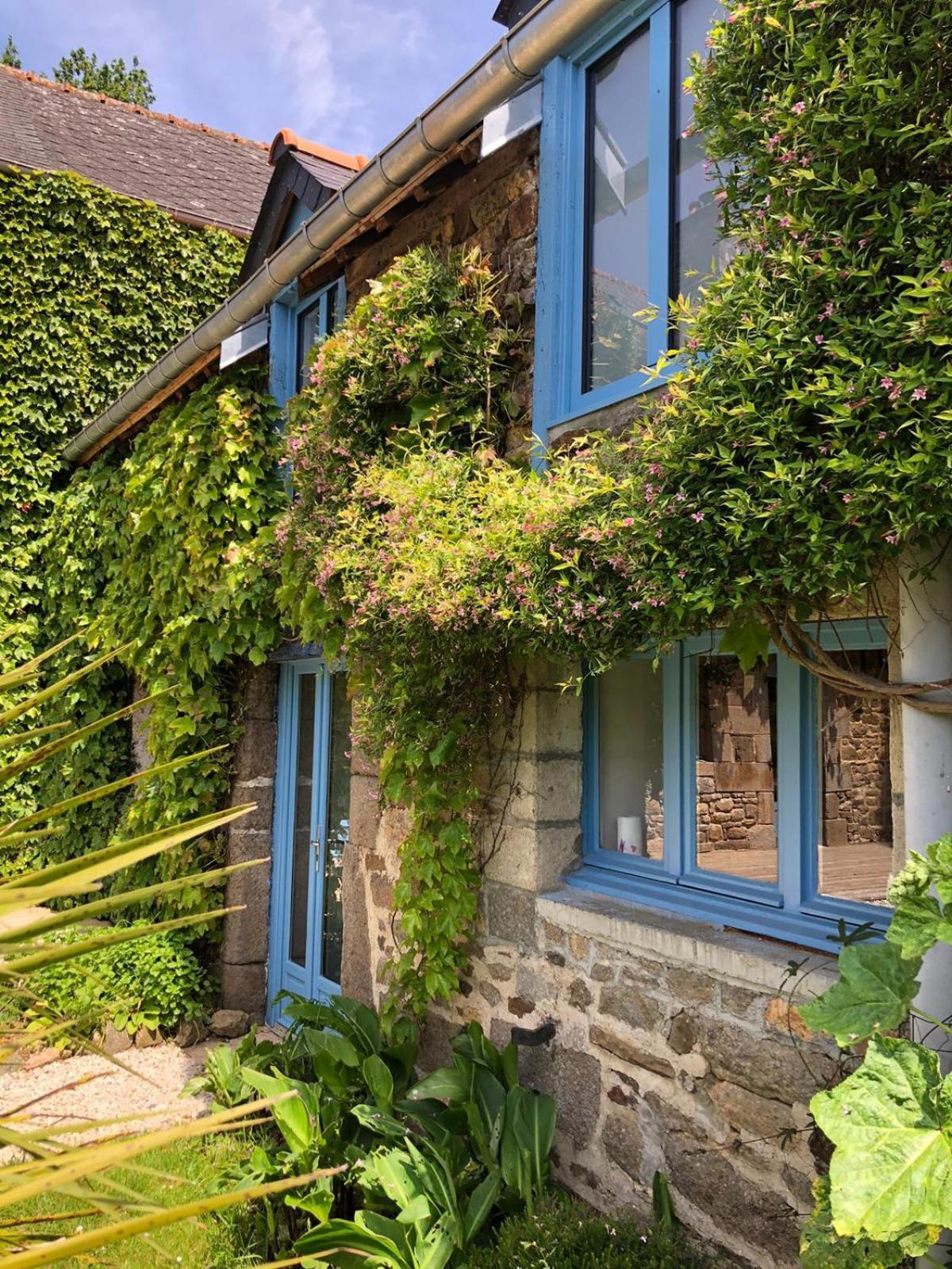 Gites De La Touche Aux Pourvoirs Combourg Exteriör bild