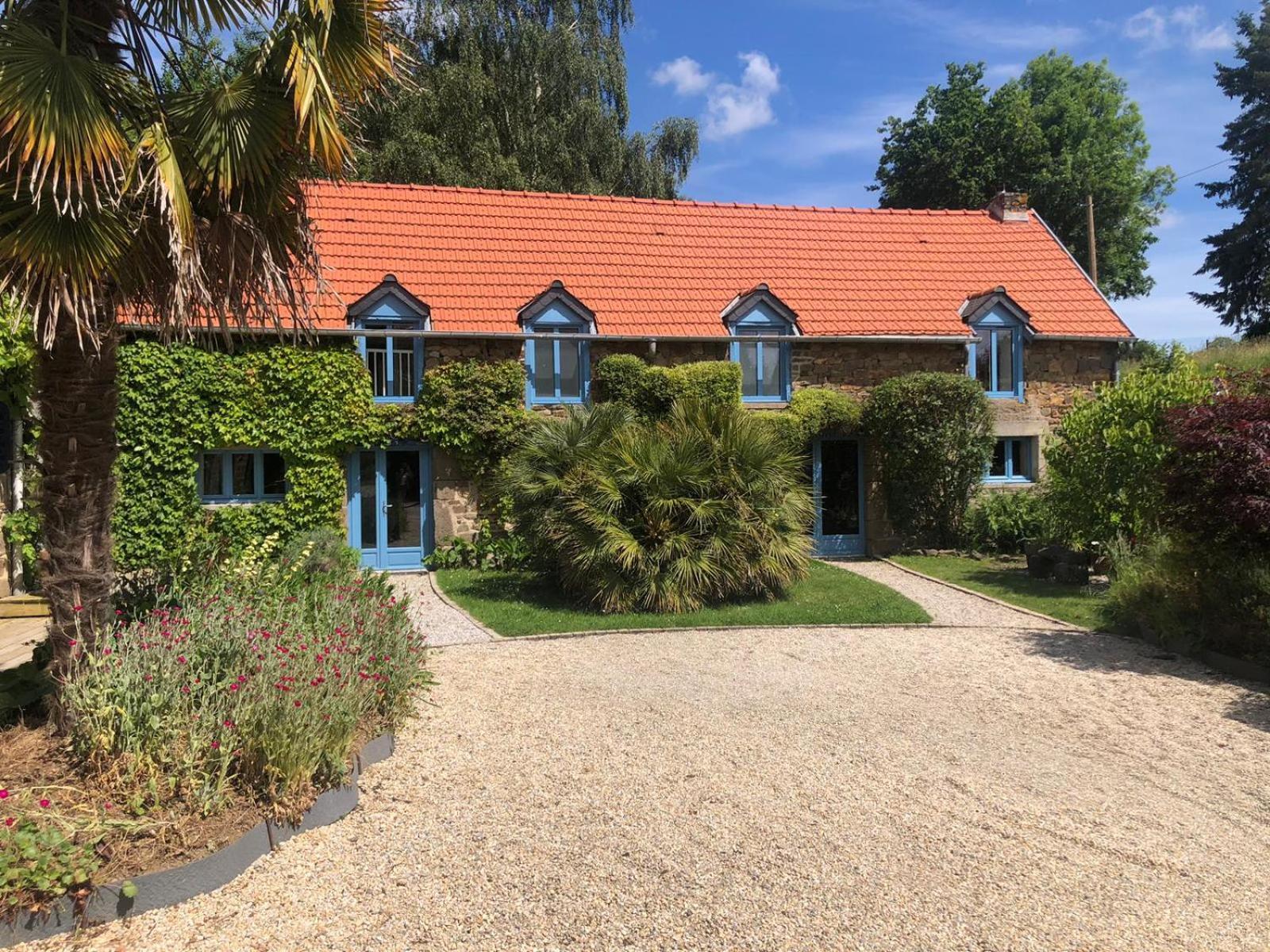 Gites De La Touche Aux Pourvoirs Combourg Exteriör bild