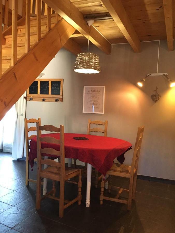 Gites De La Touche Aux Pourvoirs Combourg Exteriör bild