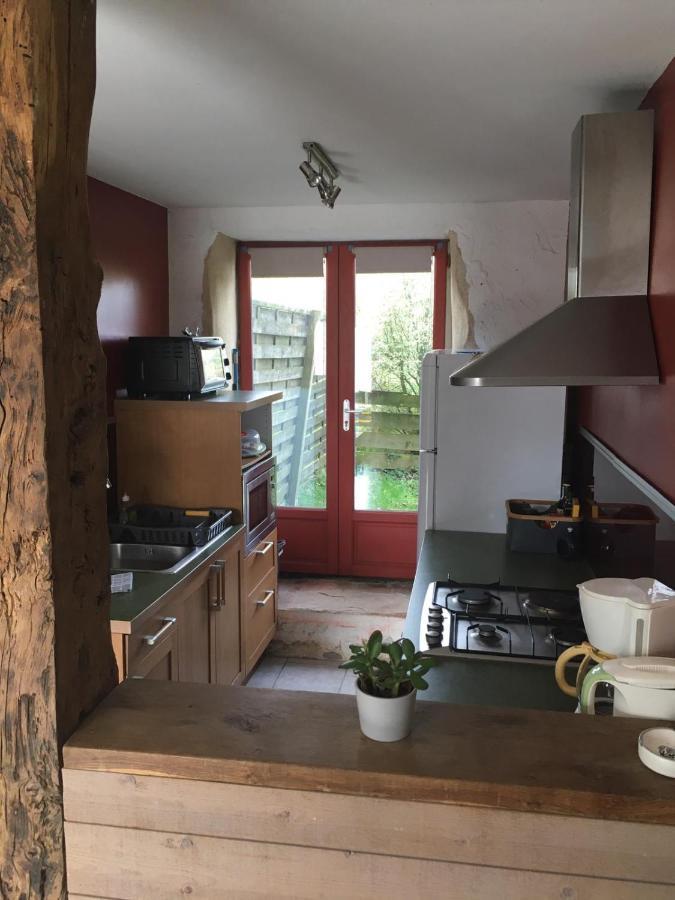 Gites De La Touche Aux Pourvoirs Combourg Exteriör bild